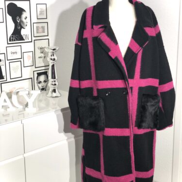 Oversize Wollmantel in Schwarz/ Pink, kariert