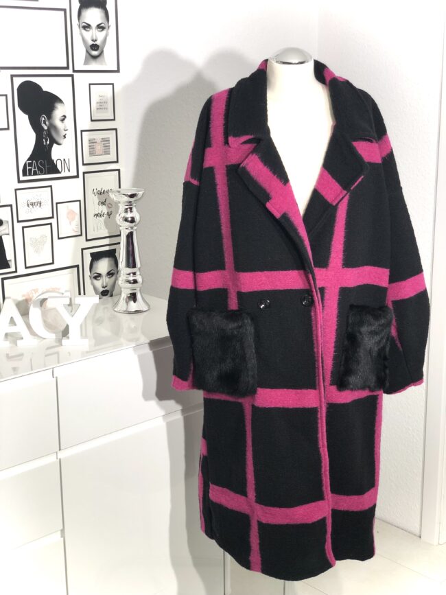 Oversize Wollmantel in Schwarz/ Pink, kariert