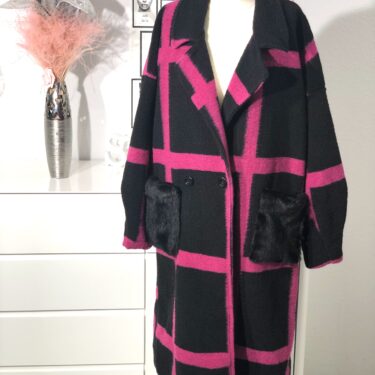 Oversize Wollmantel in Schwarz/ Pink, kariert 3