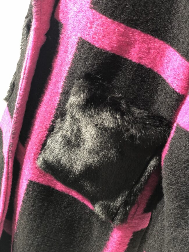 Oversize Wollmantel in Schwarz/ Pink, kariert 4