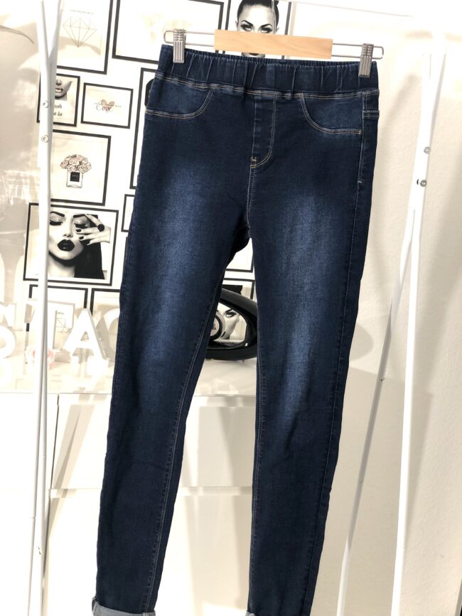 Jeans mit elastischen Bund 2