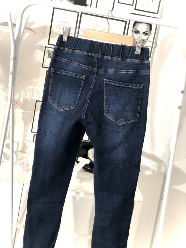 Jeans mit elastischen Bund 3