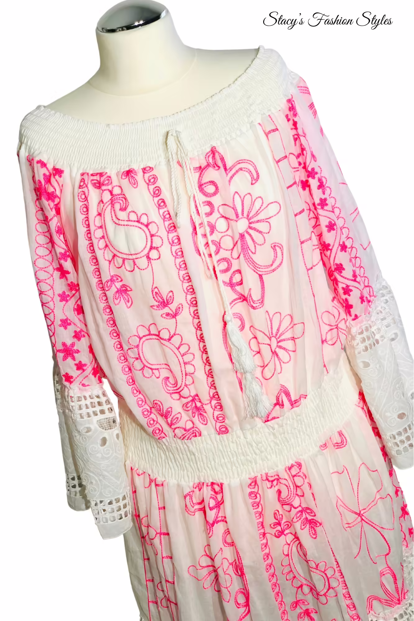 Boho Strandkleid in Weiß/ Pink, Lochmuster Stacy's Fashion Styles stacys.de Boho Strandkleid in Weiß/ Pink, mit Lochmuster 3