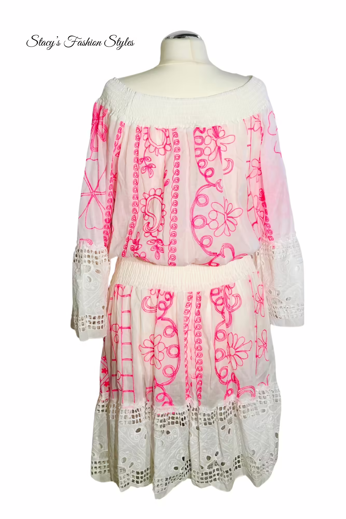 Boho Strandkleid in Weiß/ Pink, Lochmuster Stacy's Fashion Styles stacys.de Boho Strandkleid in Weiß/ Pink, mit Lochmuster 4