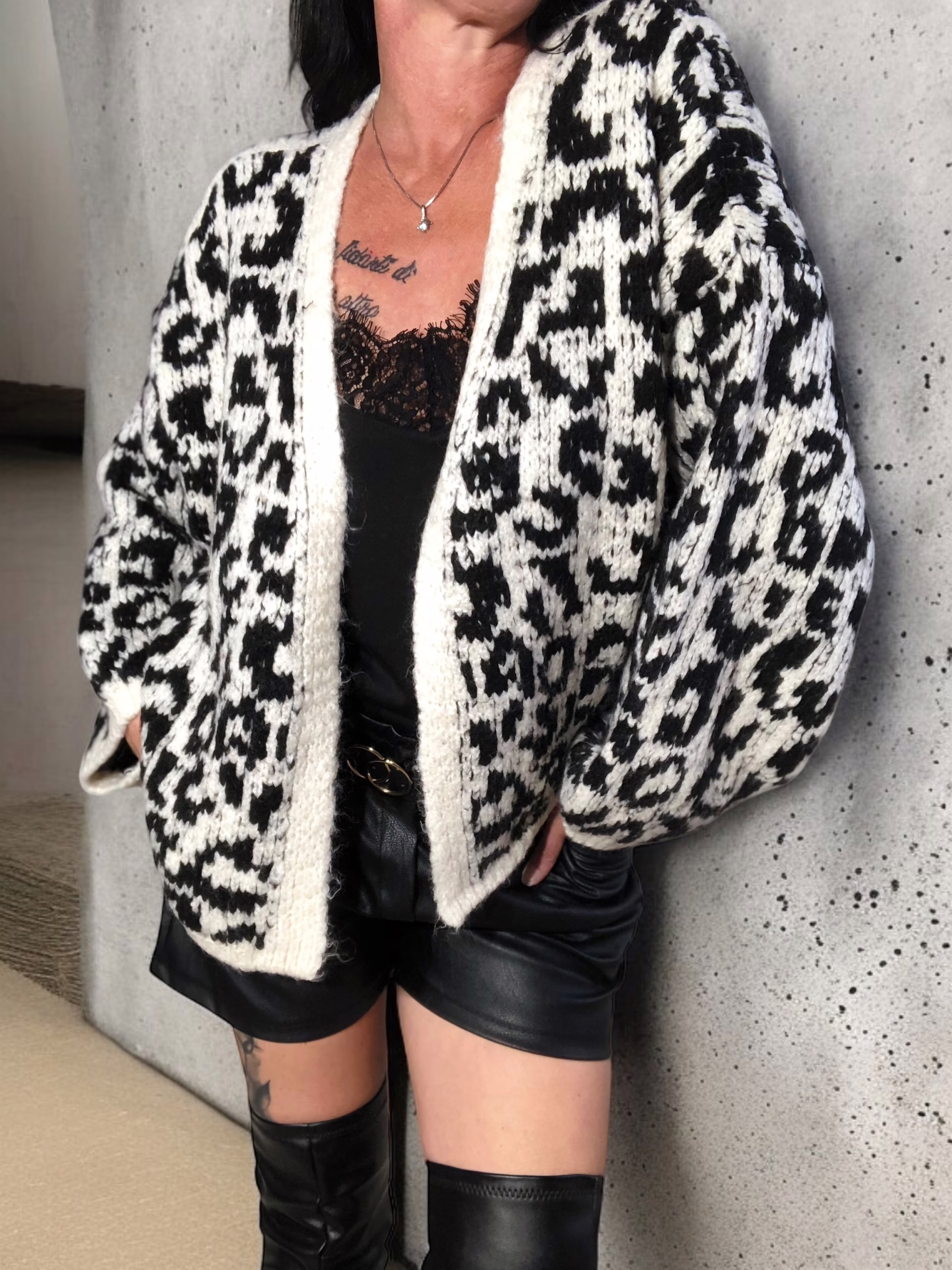 Italy Cardigan Leo Stacy's Fashion Styles stacys.de Cardigan Leo, Onesize, schwarz/ helles Beige, 4