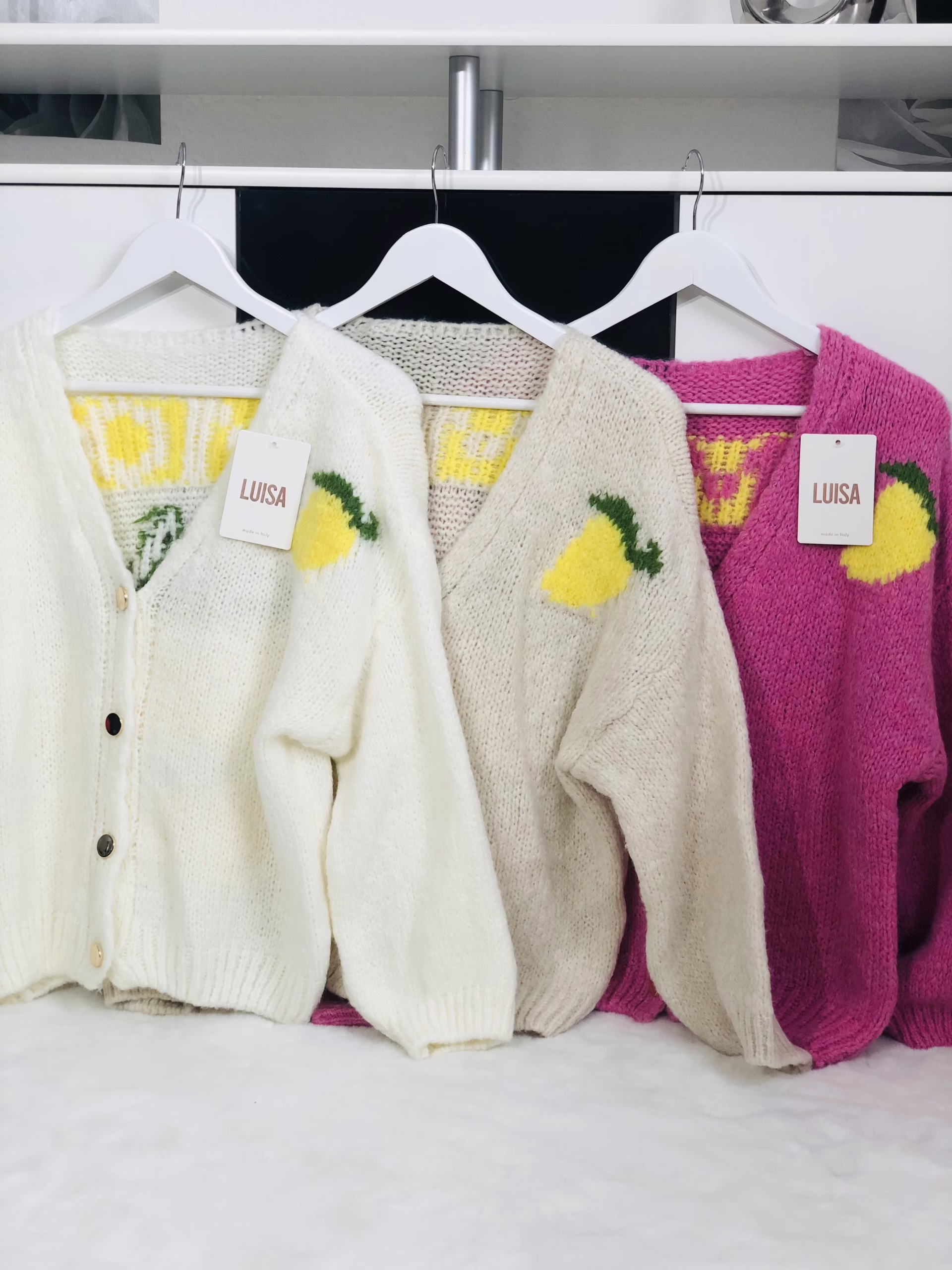 Italy Cardigan Limoncello, in 3 Farben Stacy's Fashion Styles stacys.de Italy Cardigan Limoncello, in verschiedenen Farben, Onesize