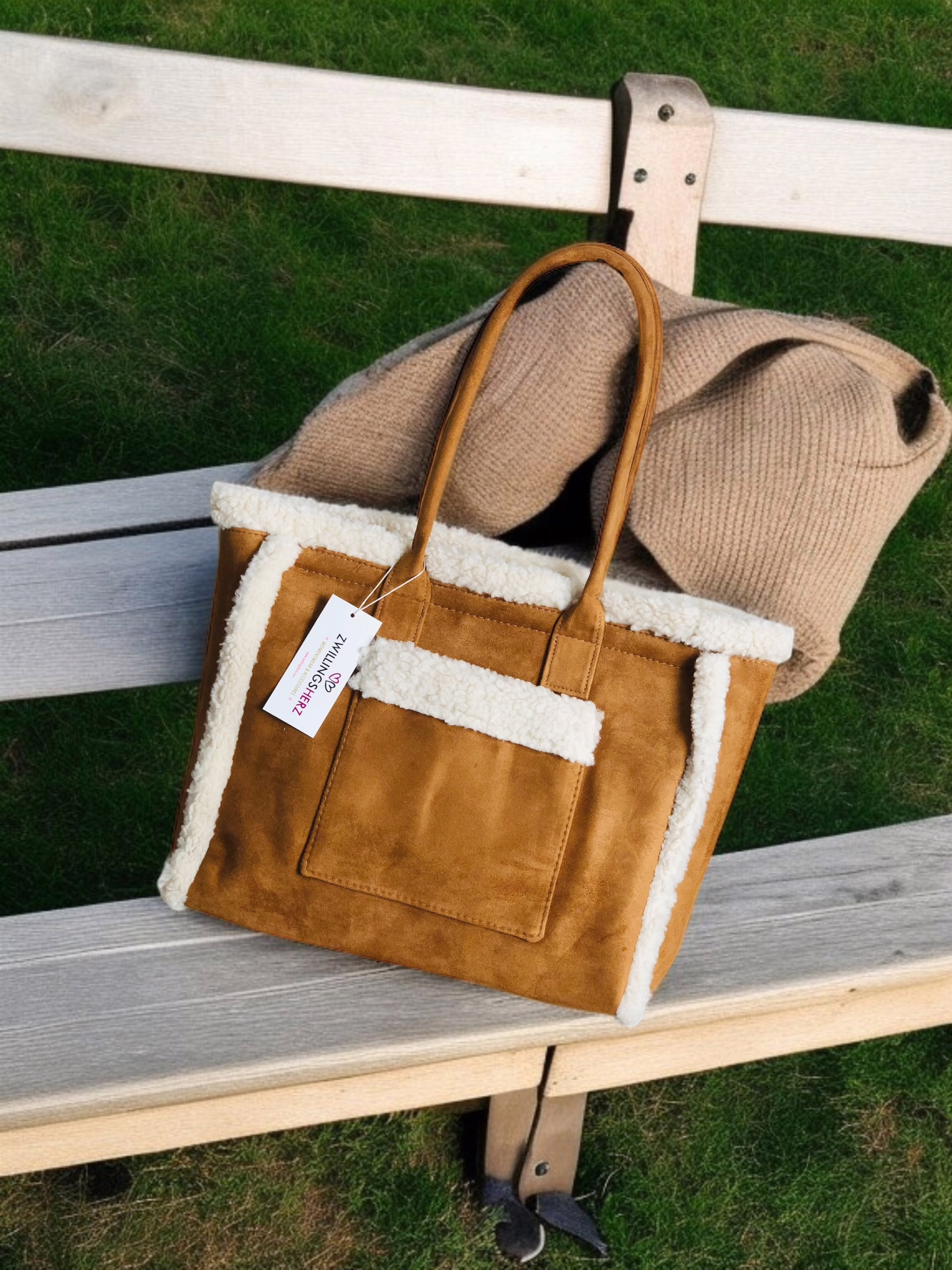 Zwillingsherz Tasche, Wildleder-Optik Stacy's Fashion Styles stacys.de Zwillingsherz Tasche, Wildleder-Optik & Teddyfell, braun, 2